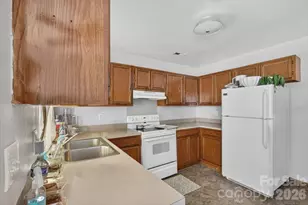 1630 Pamela Lorraine Dr, Charlotte, NC 28213 - Photo 11
