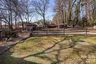 5727 Thompson Rd, Charlotte, NC 28216 - Photo 21