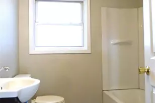 223 Dakota St, Charlotte, NC 28216 - Photo 7