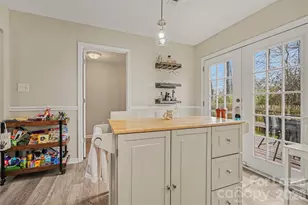 5504 Waverly Lynn Ln, Charlotte, NC 28269 - Photo 13