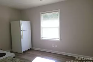 956 S Hoskins Rd, Charlotte, NC 28208 - Photo 3