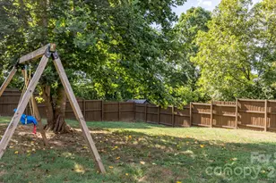 3691 Vantage Heights Cir, Lenoir, NC 28645 - Photo 23