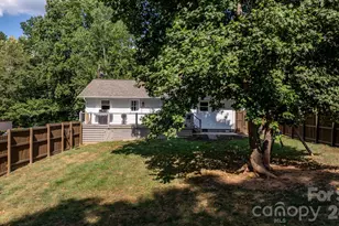 3691 Vantage Heights Cir, Lenoir, NC 28645 - Photo 19
