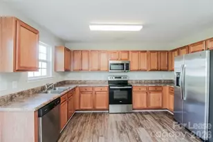 905 River Trail Rd, Lowell, NC 28098 - Photo 5