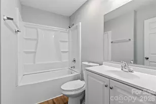 6421 Elgywood Ln, Charlotte, NC 28213 - Photo 9
