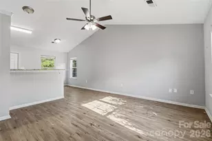 6421 Elgywood Ln, Charlotte, NC 28213 - Photo 3