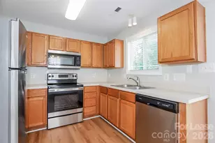 10409 Hugue Way, Charlotte, NC 28214 - Photo 5