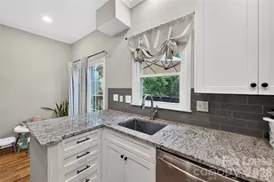 312 W 10th St, Charlotte, NC 28202 - Photo 19