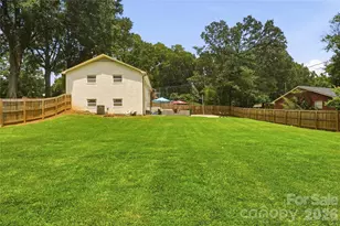 1301 Manchester Ln, Charlotte, NC 28227 - Photo 47