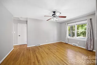 3129 Iredell Drive, Charlotte, NC 28269 - Photo 5