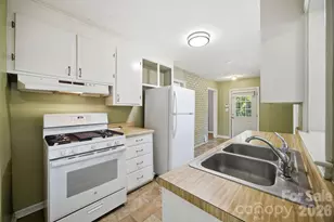 3129 Iredell Dr, Charlotte, NC 28269 - Photo 9