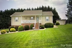 1305 Gallatin Ln, Hudson, NC 28638 - Photo 1