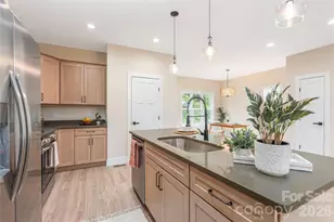 33 Elkwood Ave, Asheville, NC 28804 - Photo 9