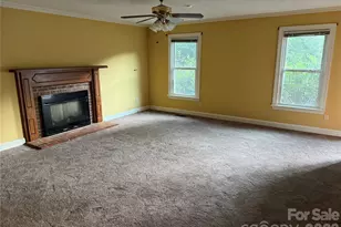2960 8th St Ct NE, Hickory, NC 28601 - Photo 3
