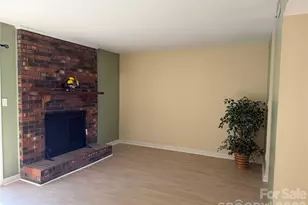2705 N Center St, Hickory, NC 28601 - Photo 9
