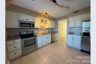 2705 N Center Street #46, Hickory, NC 28601 - Photo 5