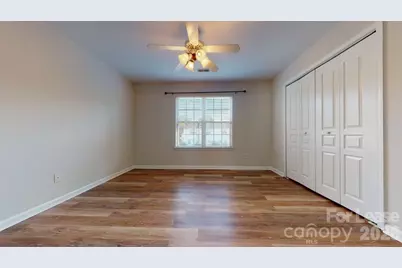 5545 Seths Drive, Charlotte, NC 28269 - Photo 9