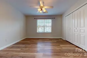 5545 Seths Dr, Charlotte, NC 28269 - Photo 9