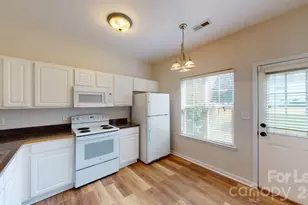 5545 Seths Dr, Charlotte, NC 28269 - Photo 5