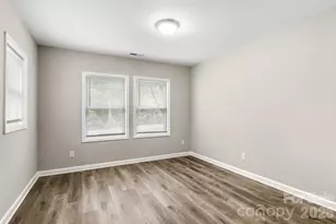 2376 S US 321 Hwy, Newton, NC 28658 - Photo 21