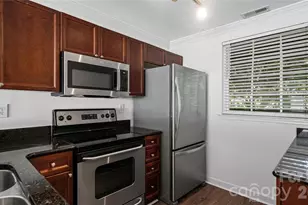 1224 Green Oaks Ln, Charlotte, NC 28205 - Photo 3