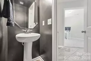 9413 Hanberry Blvd, Charlotte, NC 28213 - Photo 19