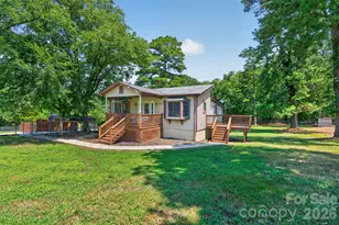 7040 Pear Tree Rd, Charlotte, NC 28216 - Photo 3