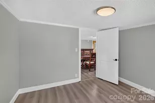 7040 Pear Tree Rd, Charlotte, NC 28216 - Photo 33