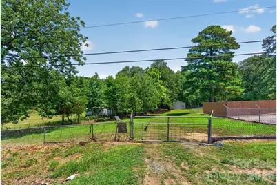 7040 Pear Tree Road, Charlotte, NC 28216 - Photo 21