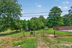 7040 Pear Tree Rd, Charlotte, NC 28216 - Photo 21