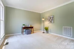 6015 Graburn's Ford Dr, Charlotte, NC 28269 - Photo 3