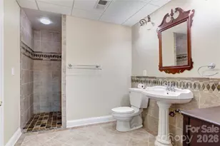 6015 Graburn's Ford Dr, Charlotte, NC 28269 - Photo 33