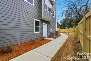 8927 Sharonbrook Dr, Charlotte, NC 28210 - Photo 35
