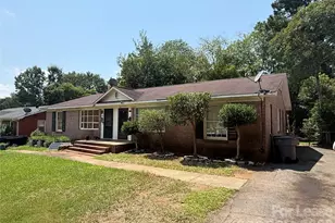 3721 Driftwood Dr, Charlotte, NC 28205 - Photo 1