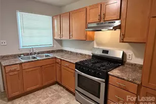 3721 Driftwood Dr, Charlotte, NC 28205 - Photo 3