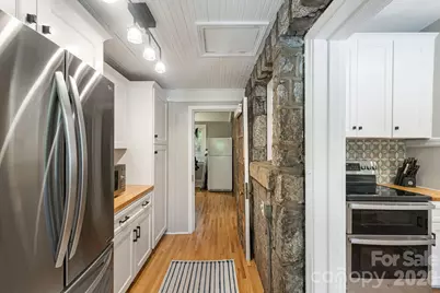 25 B Saint Dunstans Circle, Asheville, NC 28803 - Photo 13