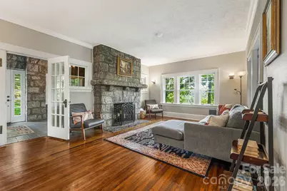 25 B Saint Dunstans Circle, Asheville, NC 28803 - Photo 9