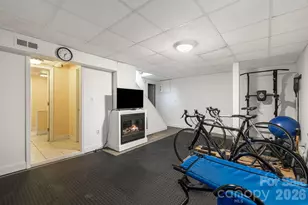 25 B Saint Dunstans Circle, Asheville, NC 28803 - Photo 23