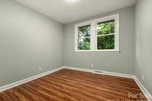 917 W Blue Ridge Rd, East Flat Rock, NC 28726 - Photo 19