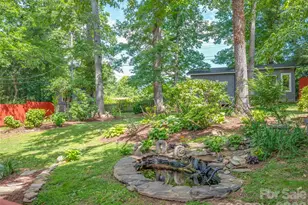 917 W Blue Ridge Rd, East Flat Rock, NC 28726 - Photo 31