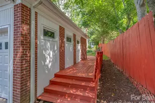 917 W Blue Ridge Rd, East Flat Rock, NC 28726 - Photo 25
