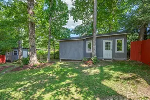 917 W Blue Ridge Rd, East Flat Rock, NC 28726 - Photo 33