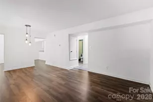 6100 Honeysuckle Ln, Charlotte, NC 28212 - Photo 7