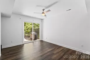 6100 Honeysuckle Ln, Charlotte, NC 28212 - Photo 9