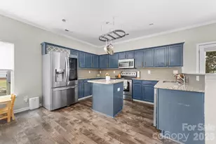 1525 Ladora Dr, Charlotte, NC 28262 - Photo 9
