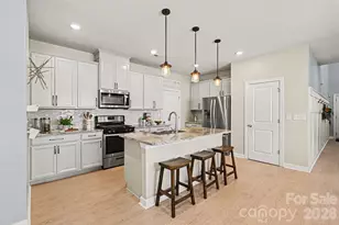 6702 Good News Dr, Charlotte, NC 28215 - Photo 3