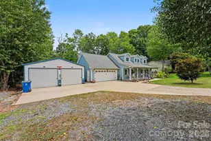1446 32nd St Ct NE, Conover, NC 28613 - Photo 3