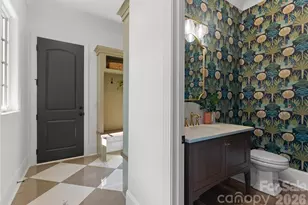 154 N Canterbury Rd, Charlotte, NC 28211 - Photo 43