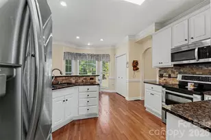 4858 Elmhurst Dr NE, Hickory, NC 28601 - Photo 7