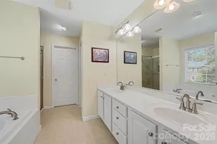 4858 Elmhurst Dr NE, Hickory, NC 28601 - Photo 13